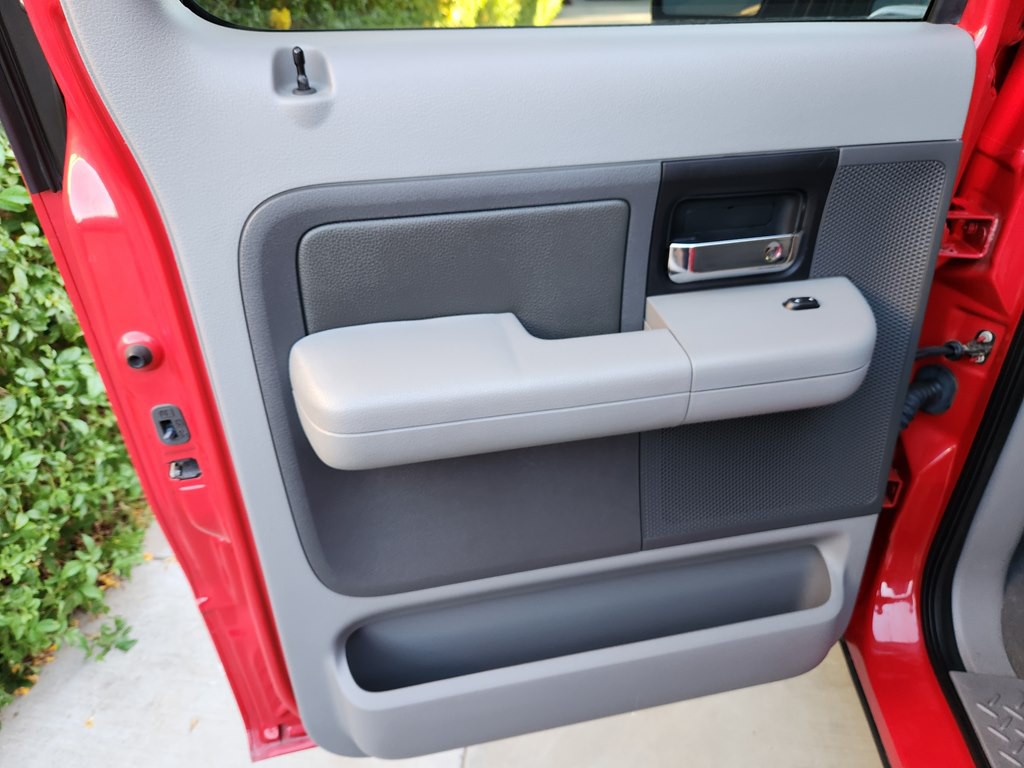 2004 Ford F-150 Image 28