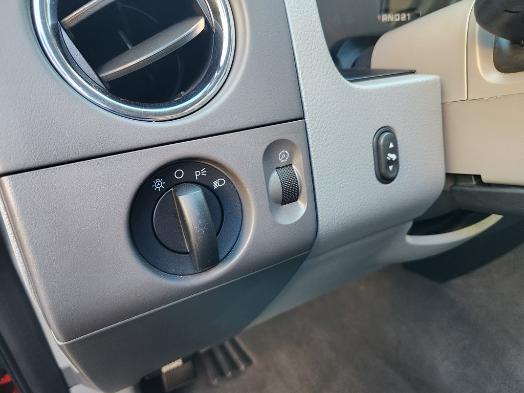 2004 Ford F-150 Image 44