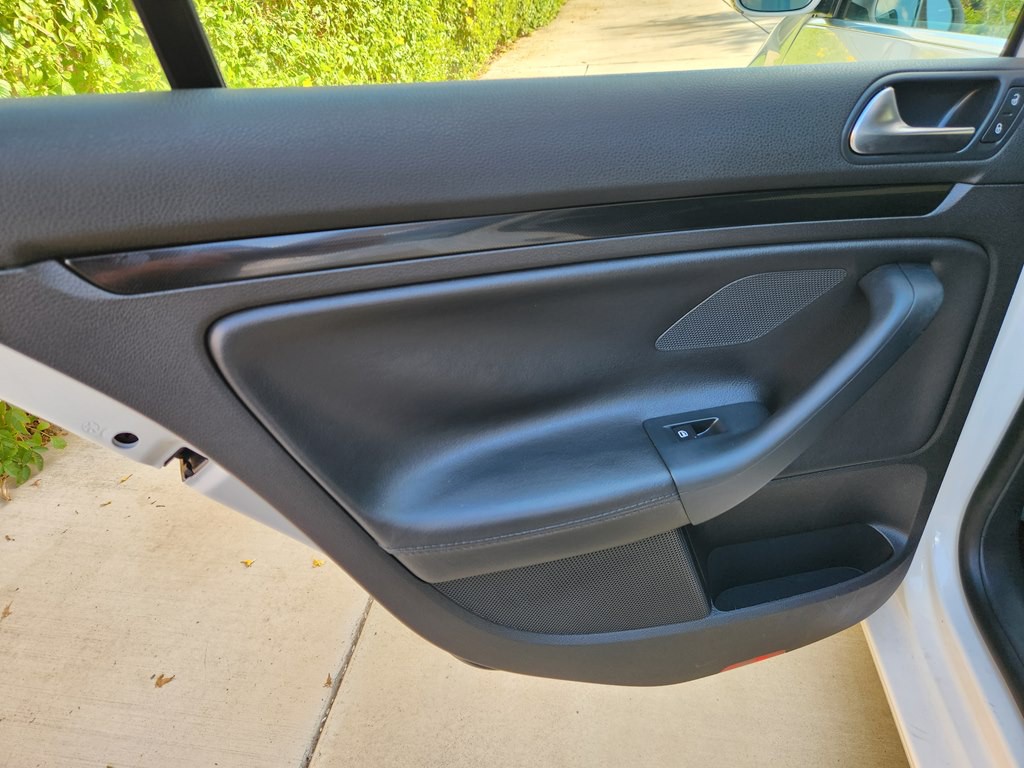 2010 Volkswagen Jetta Image 29