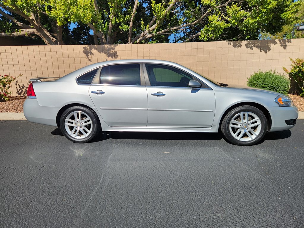 2012 Chevrolet Impala Image 2