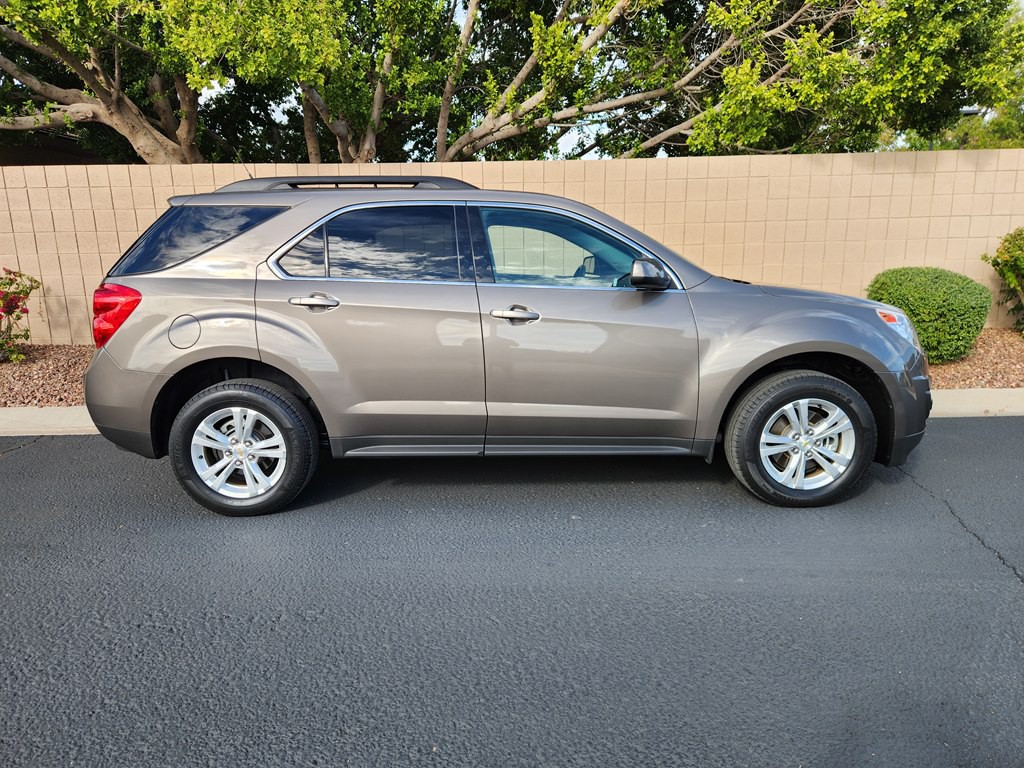 2011 Chevrolet Equinox Image 2