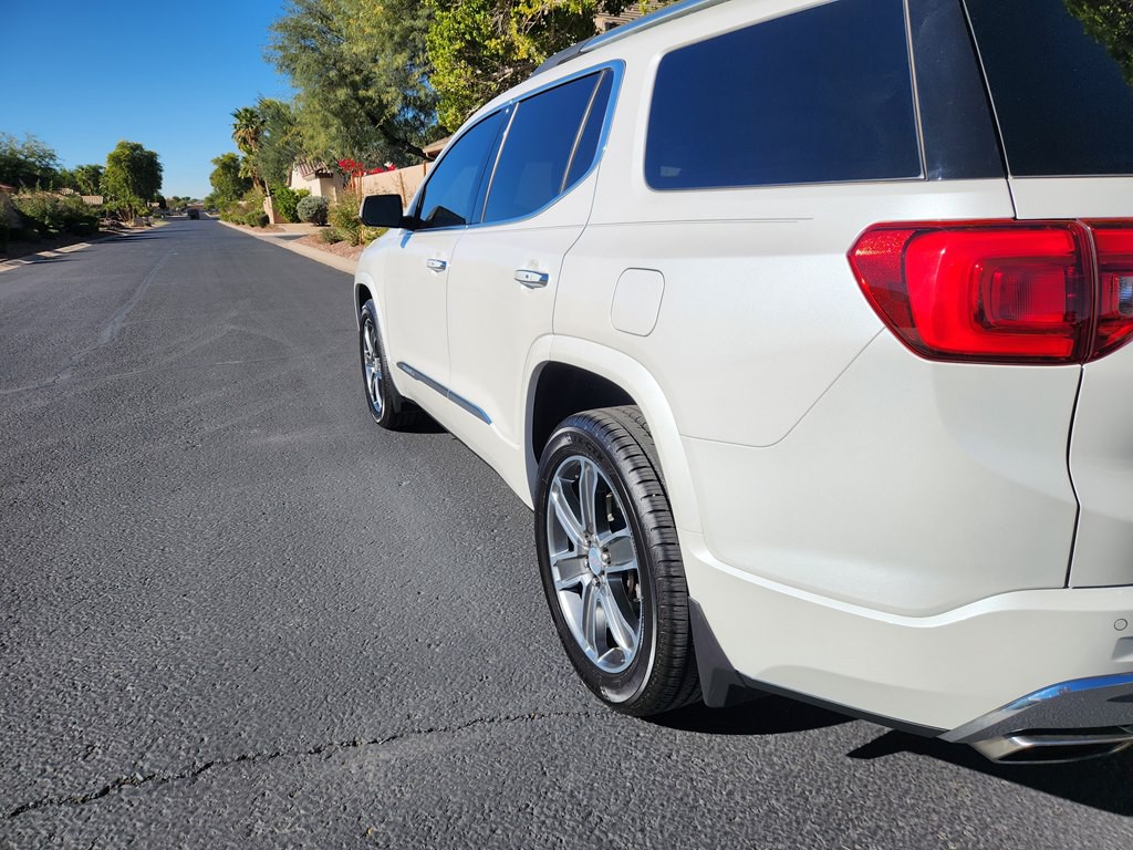 2017 GMC Acadia Image 14