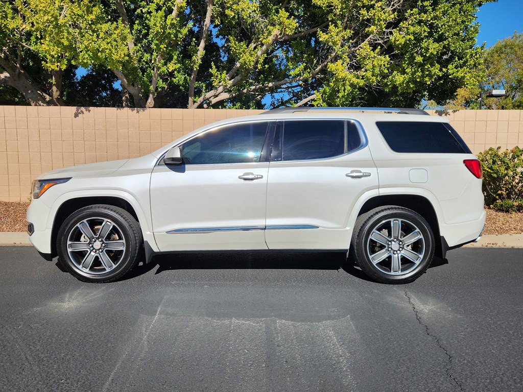 2017 GMC Acadia Image 16