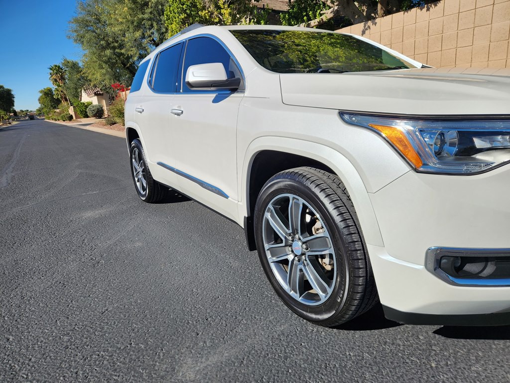 2017 GMC Acadia Image 24