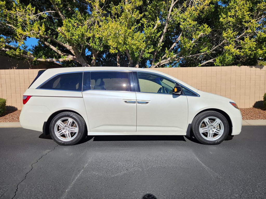 2013 Honda Odyssey Image 2