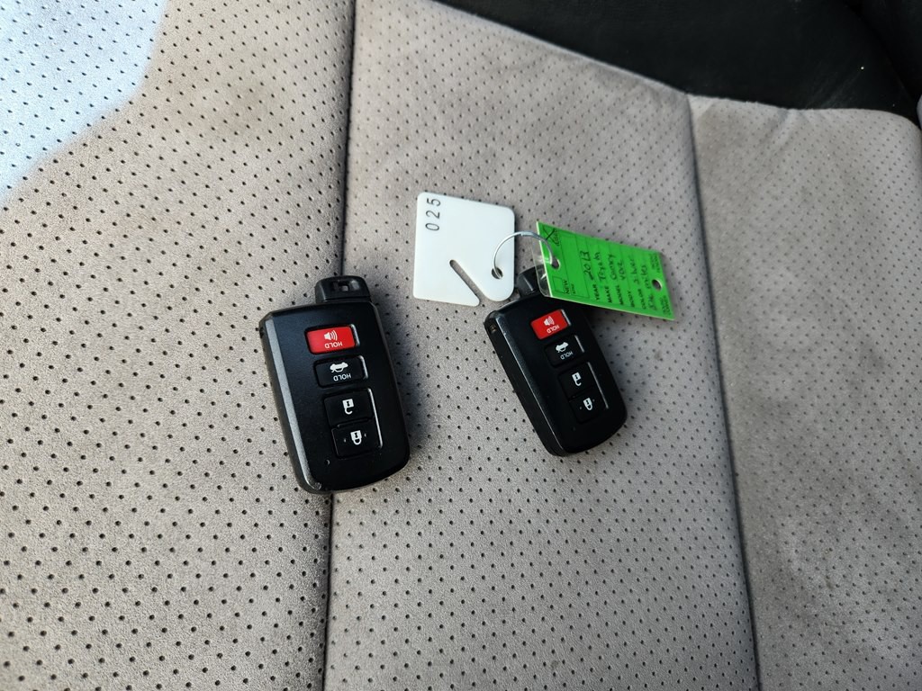 2013 Toyota Camry Image 12