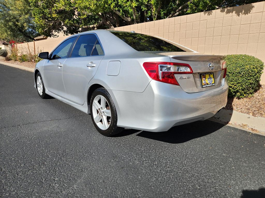 2013 Toyota Camry Image 14