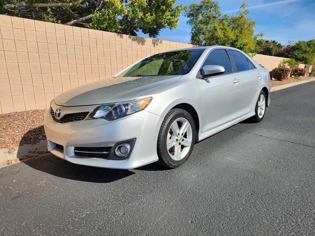 2013 Toyota Camry Image 16