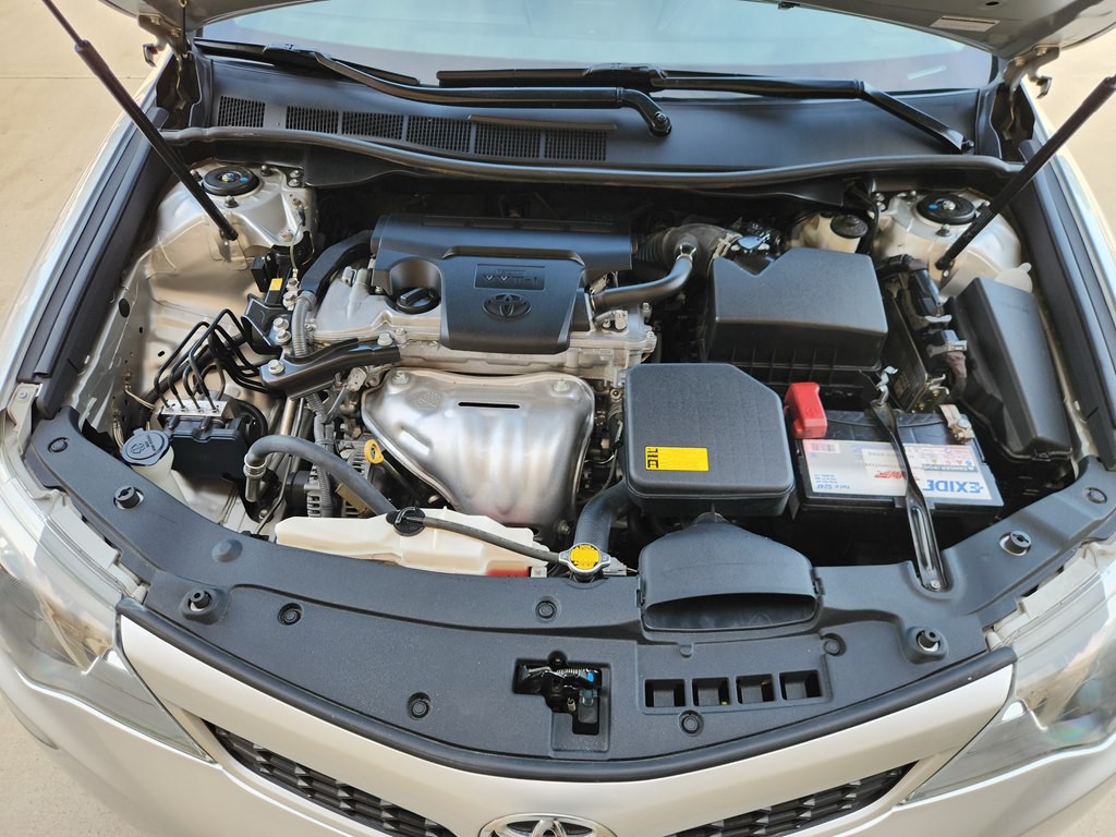 2013 Toyota Camry Image 19