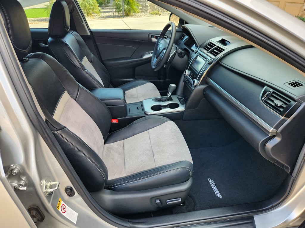 2013 Toyota Camry Image 25