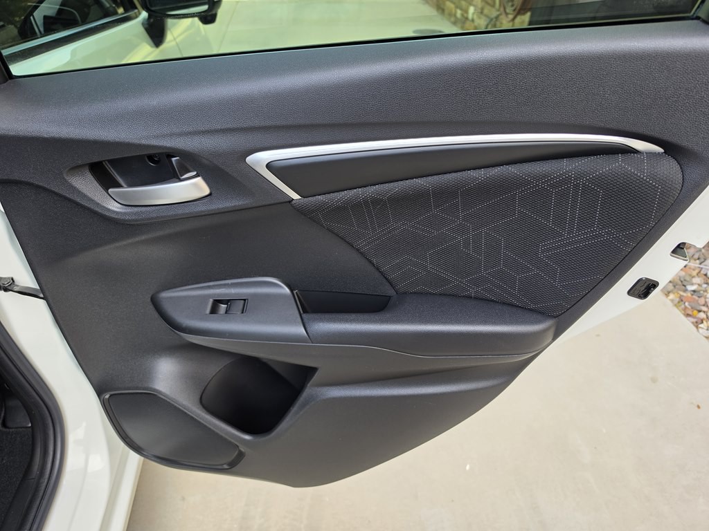 2016 Honda Fit Image 30