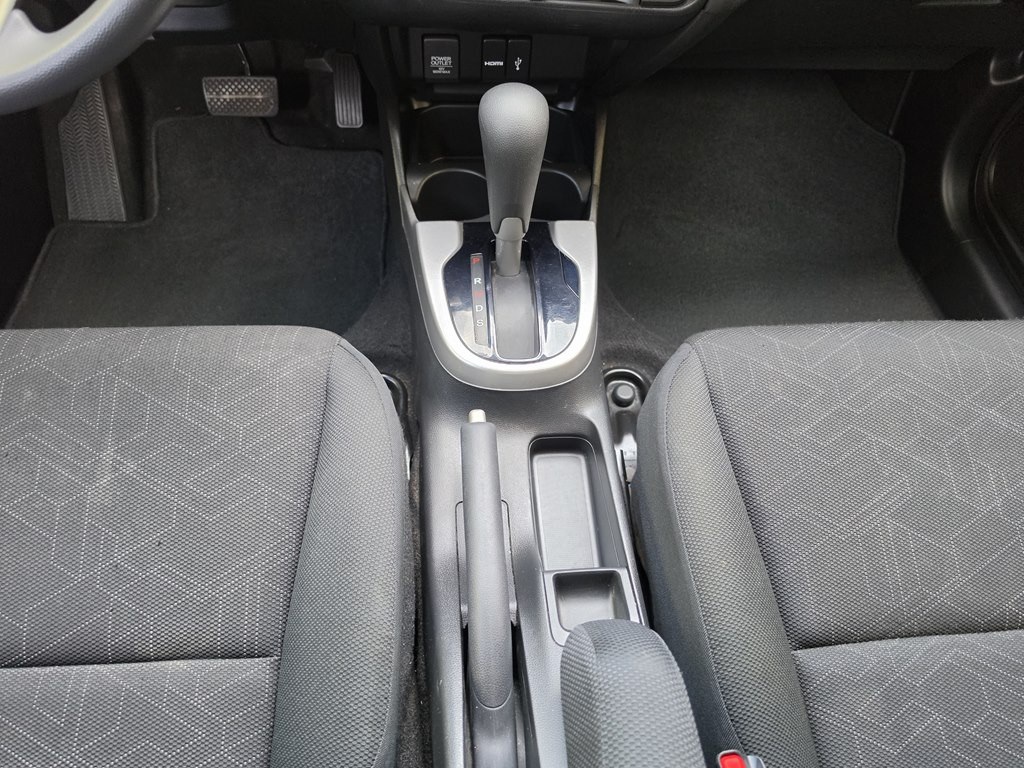 2016 Honda Fit Image 44
