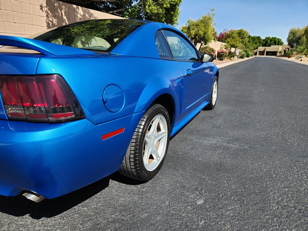 2000 Ford Mustang Image 4