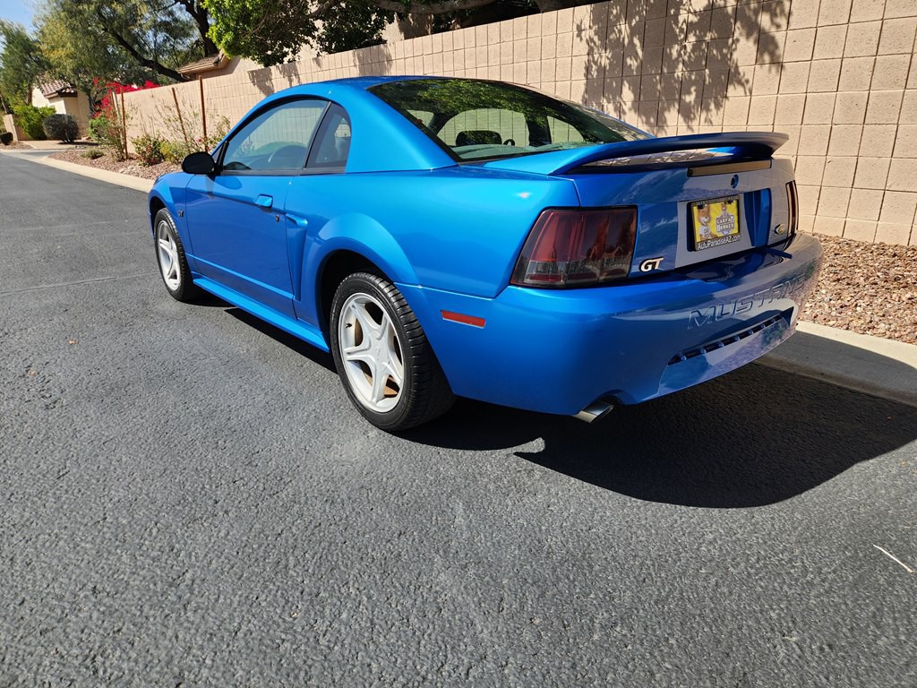 2000 Ford Mustang Image 10