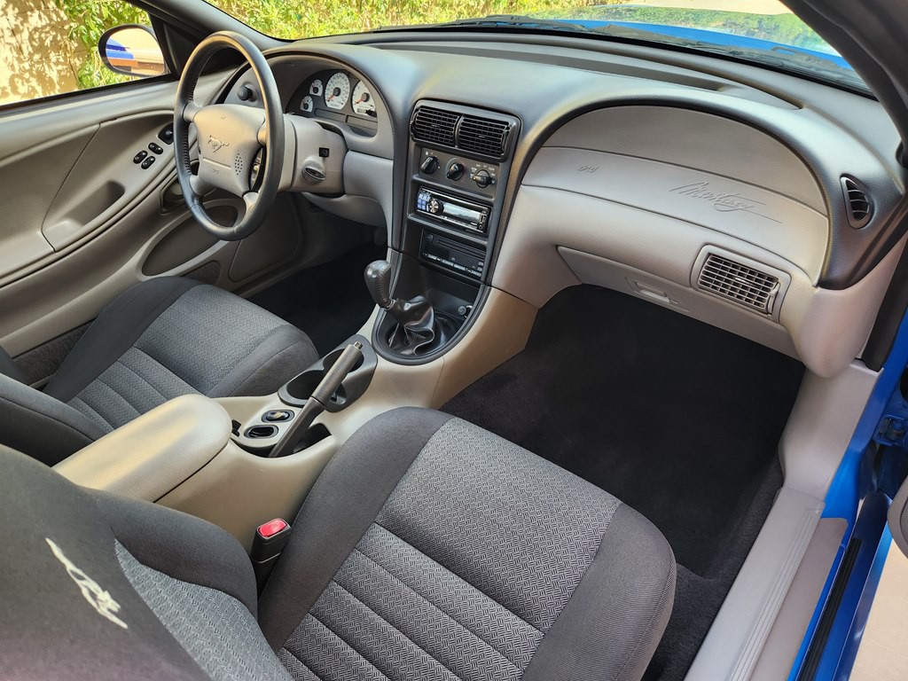2000 Ford Mustang Image 21