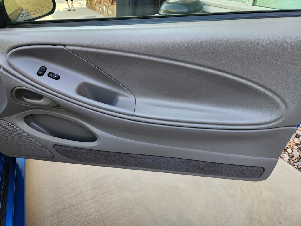 2000 Ford Mustang Image 24