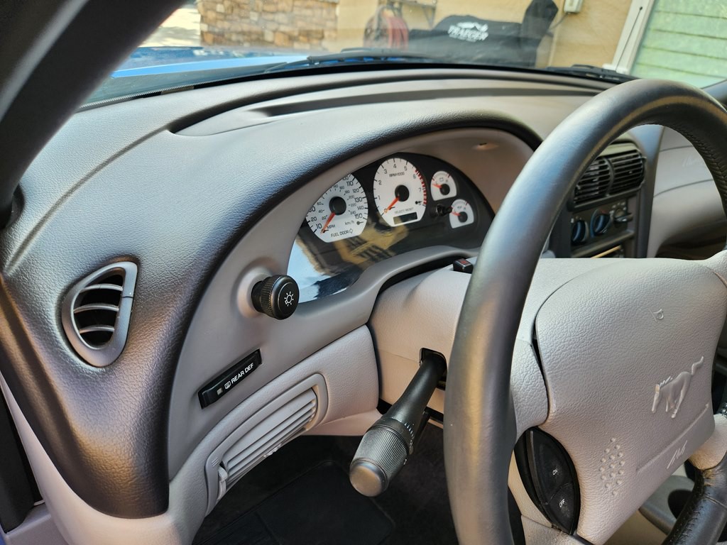 2000 Ford Mustang Image 28