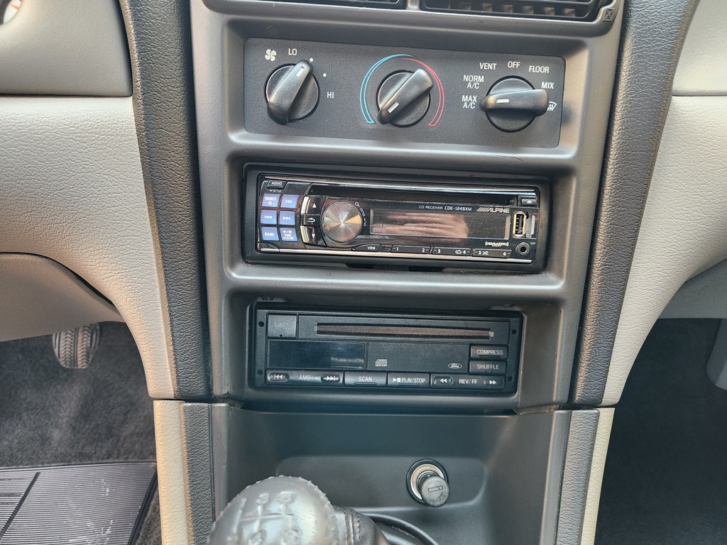 2000 Ford Mustang Image 35