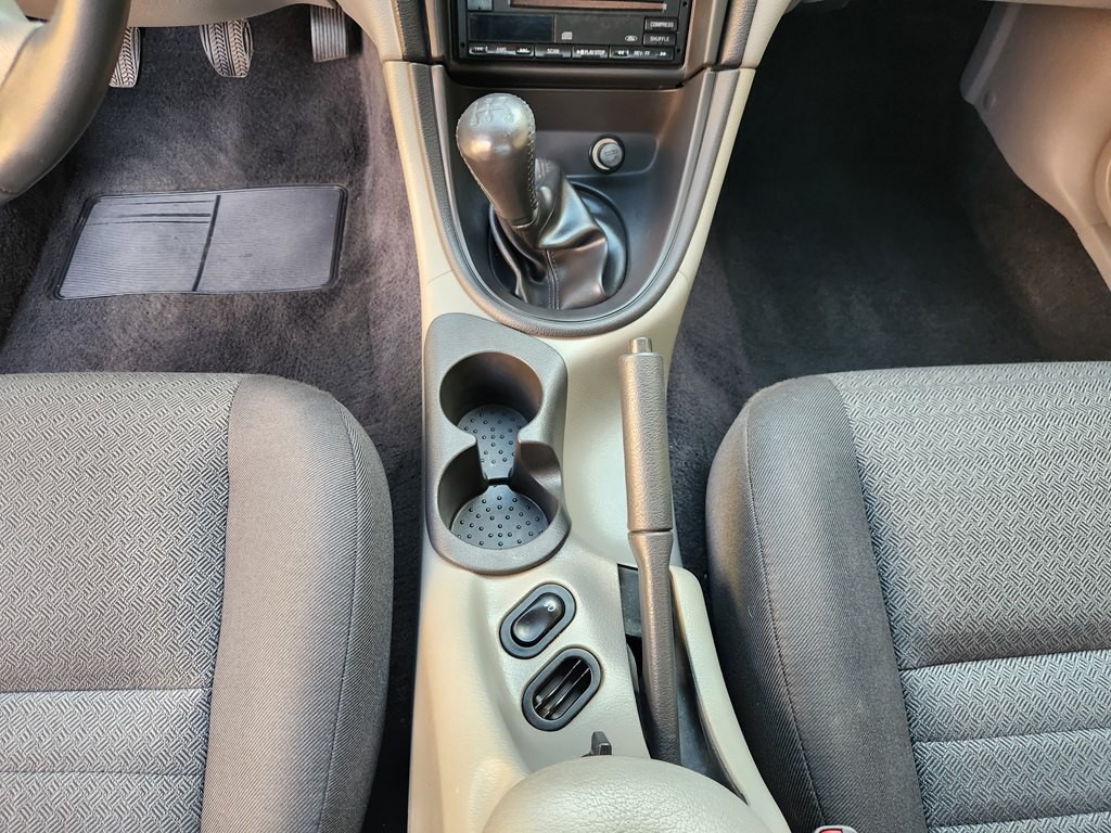 2000 Ford Mustang Image 37