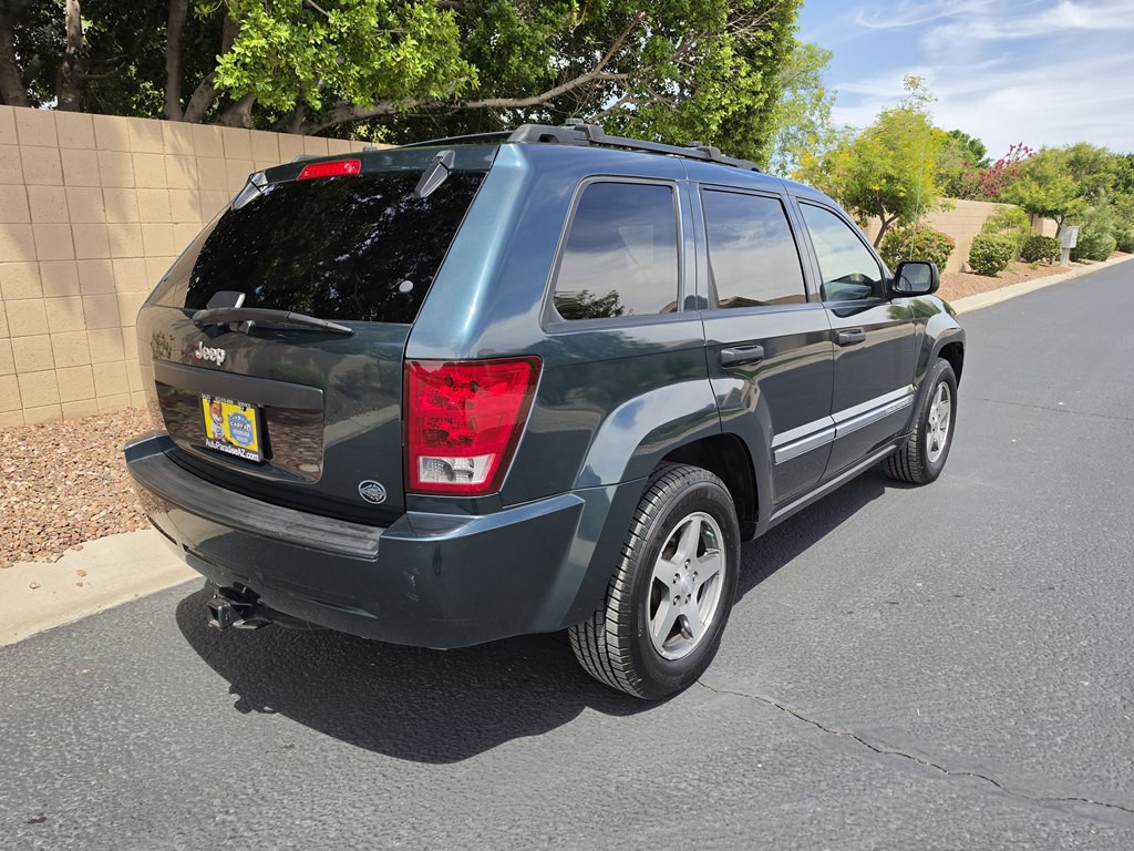2005 Jeep Grand Cherokee Image 3