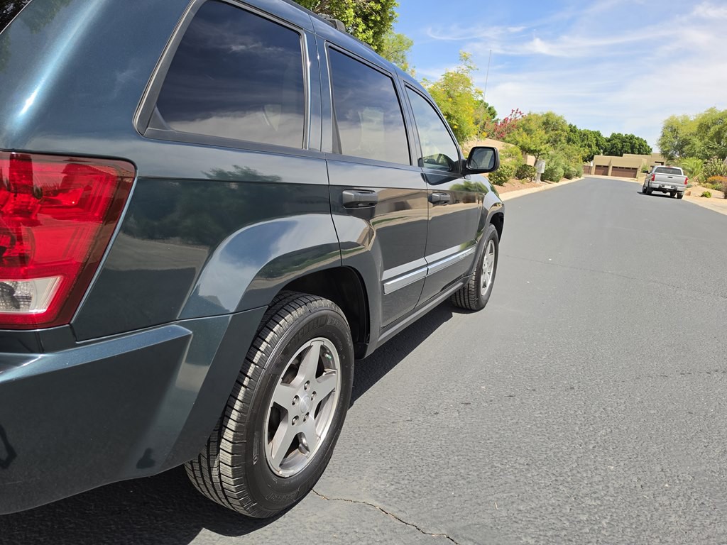2005 Jeep Grand Cherokee Image 4