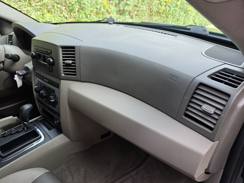 2005 Jeep Grand Cherokee Image 28