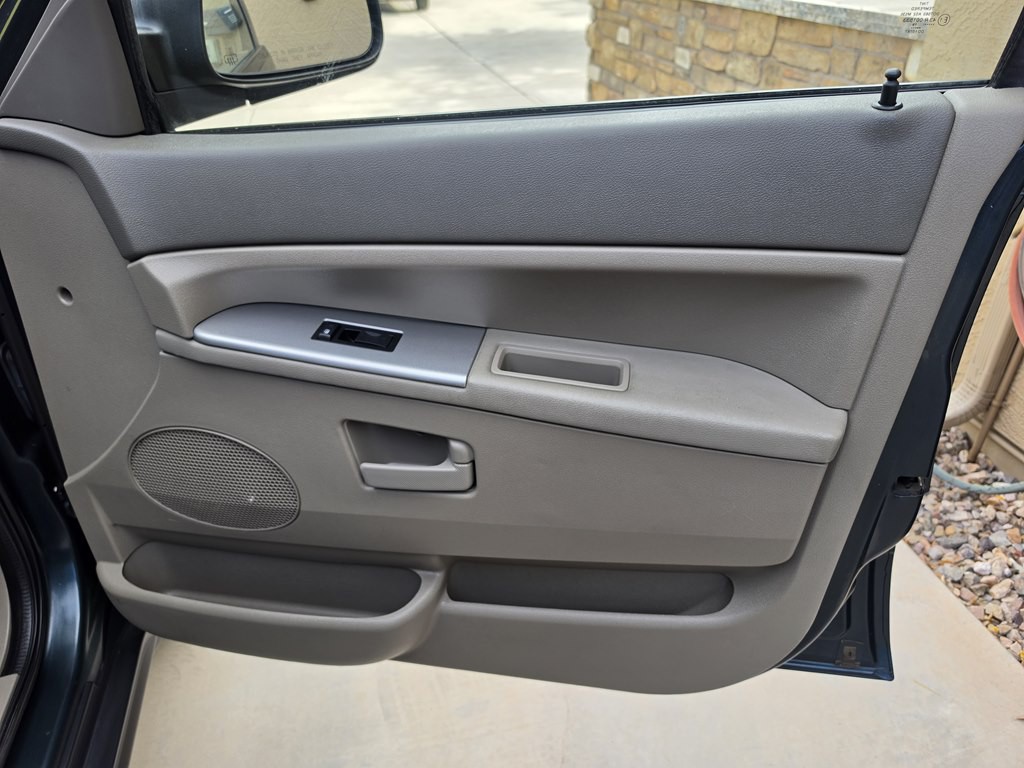 2005 Jeep Grand Cherokee Image 29