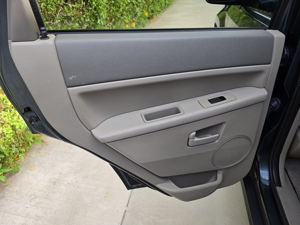 2005 Jeep Grand Cherokee Image 33