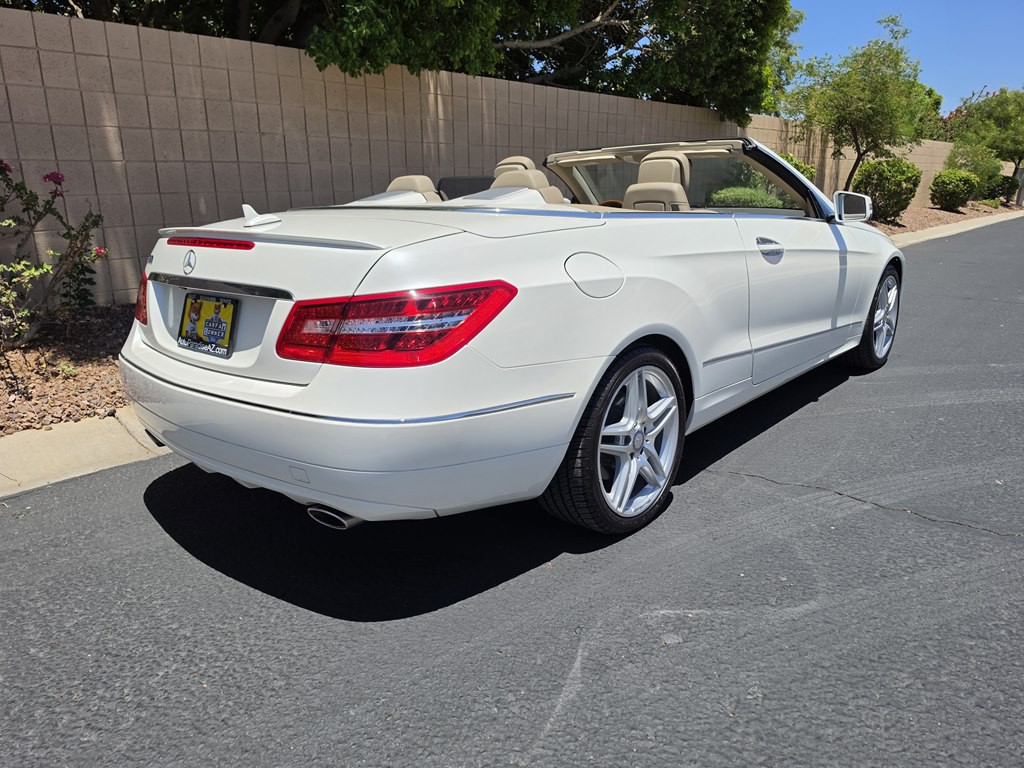 2013 Mercedes-Benz E-Class Image 3