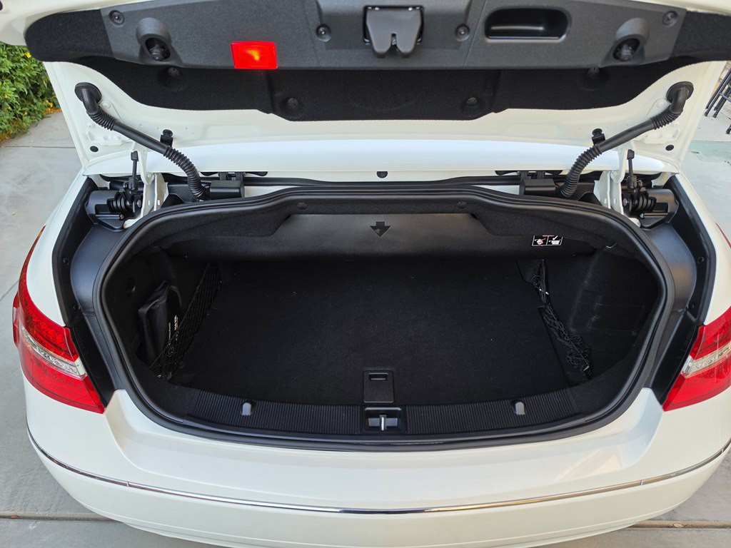 2013 Mercedes-Benz E-Class Image 6