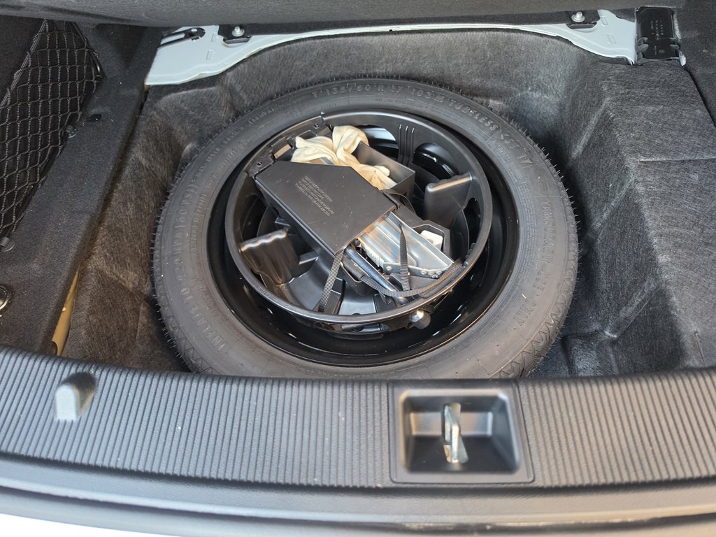2013 Mercedes-Benz E-Class Image 53