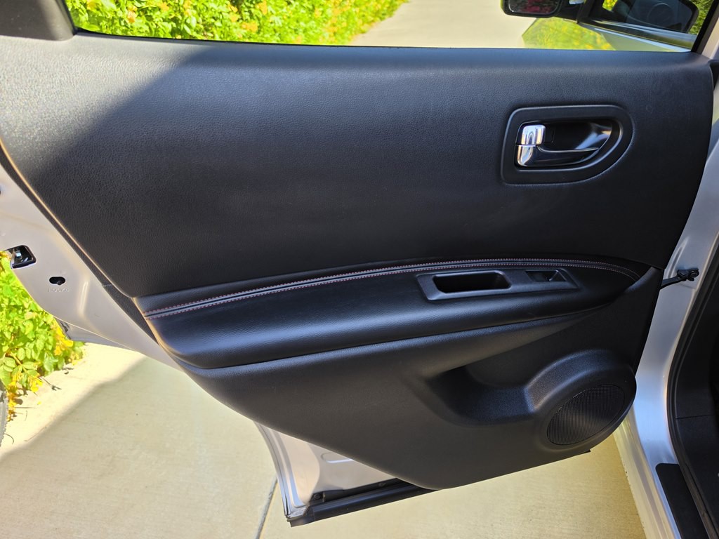 2011 Nissan Rogue Image 33