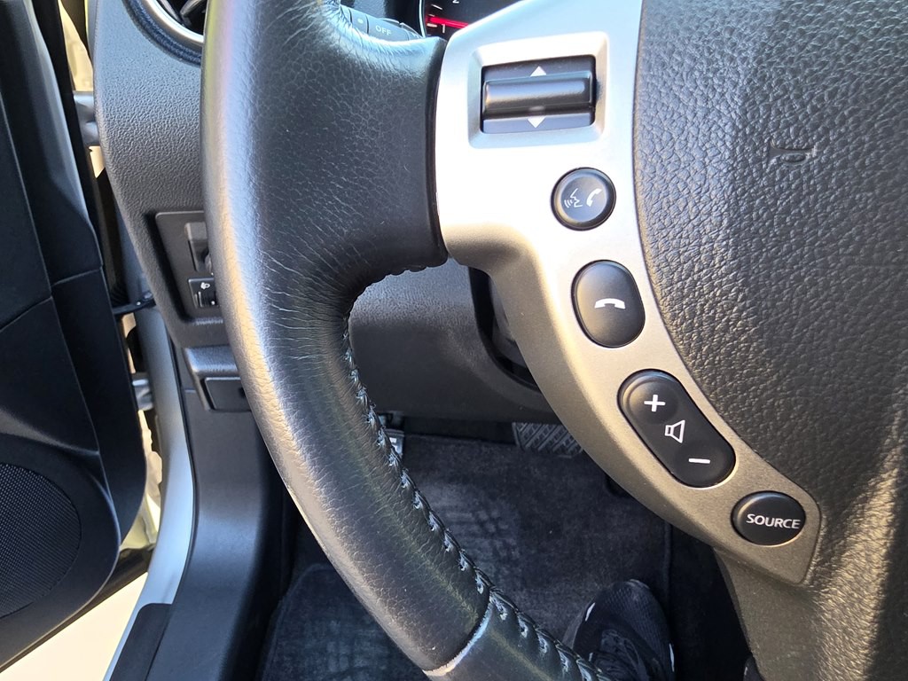 2011 Nissan Rogue Image 39
