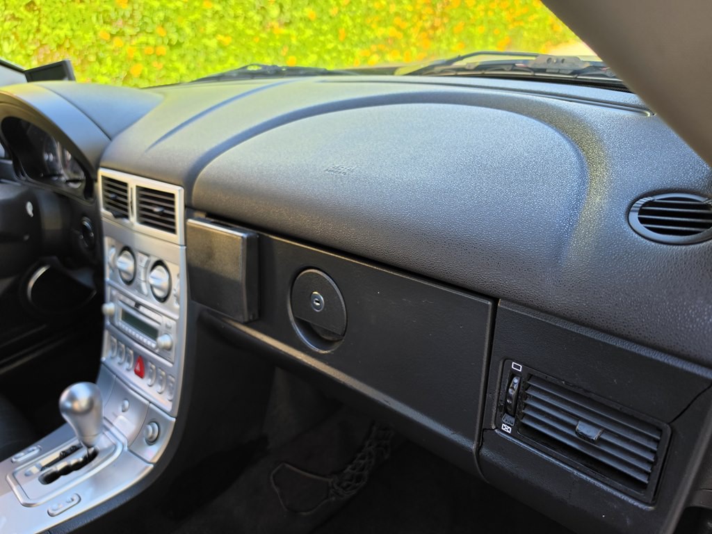 2004 Chrysler Crossfire Image 28