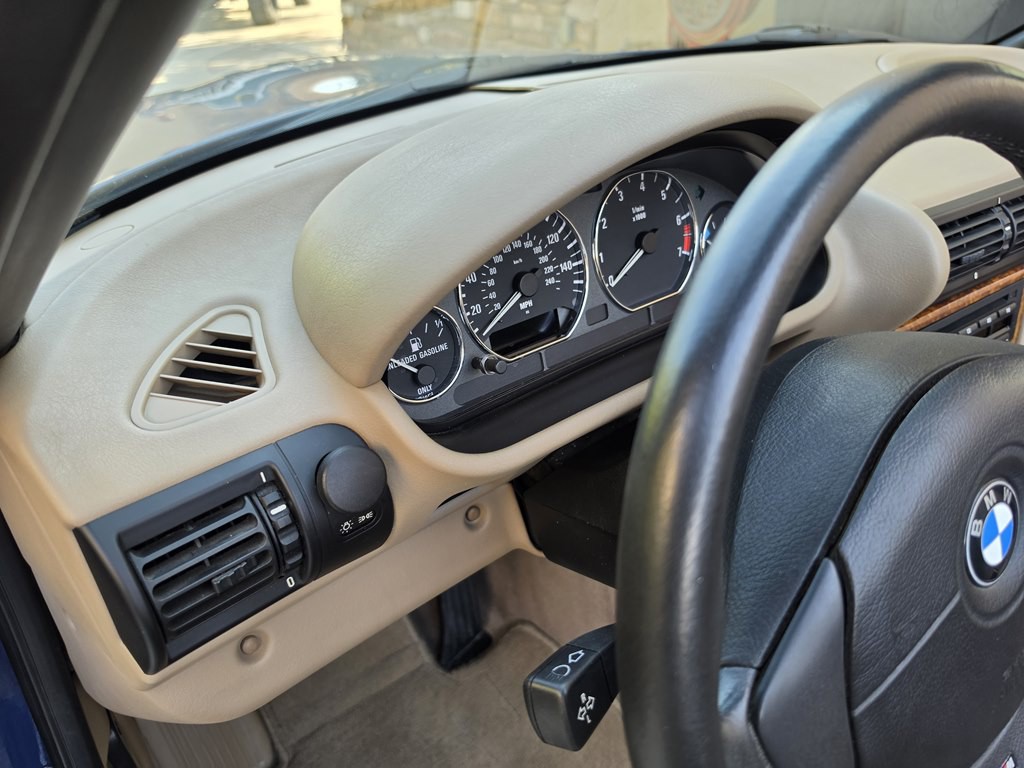 2000 BMW Z3 Image 37