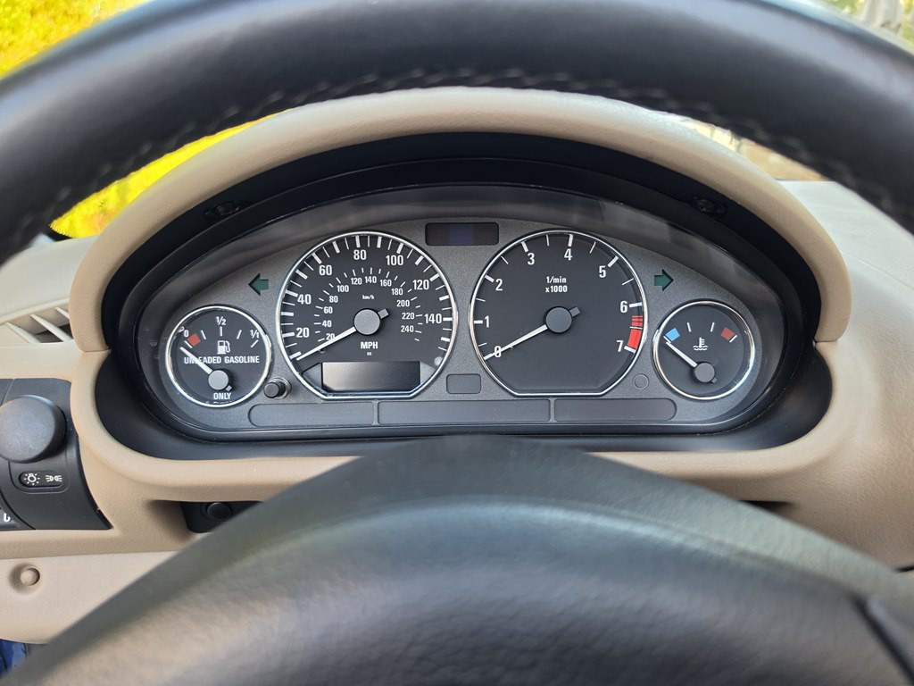 2000 BMW Z3 Image 42