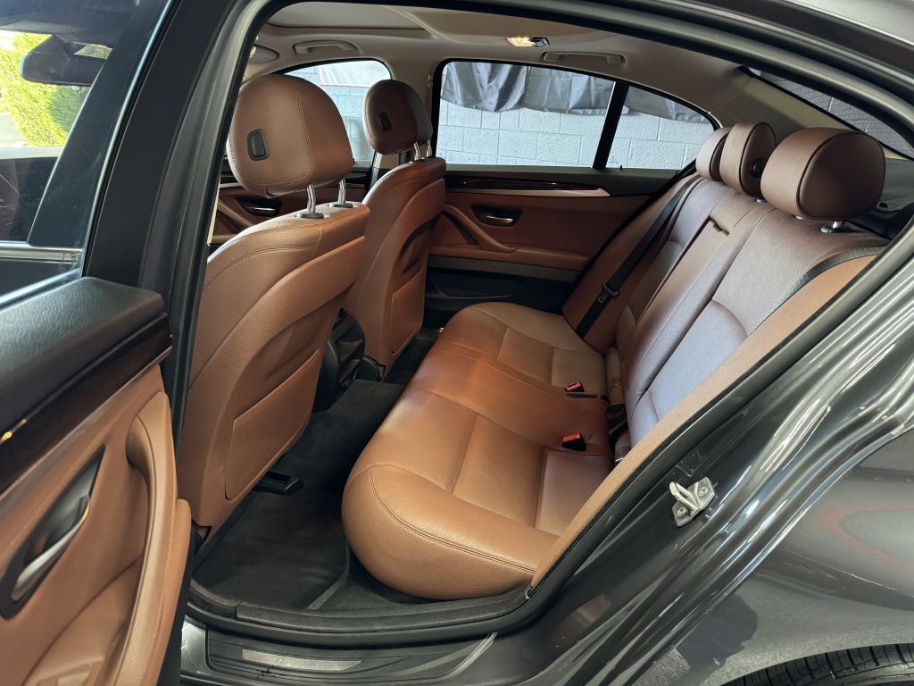 2015 BMW 5 Series Image 12