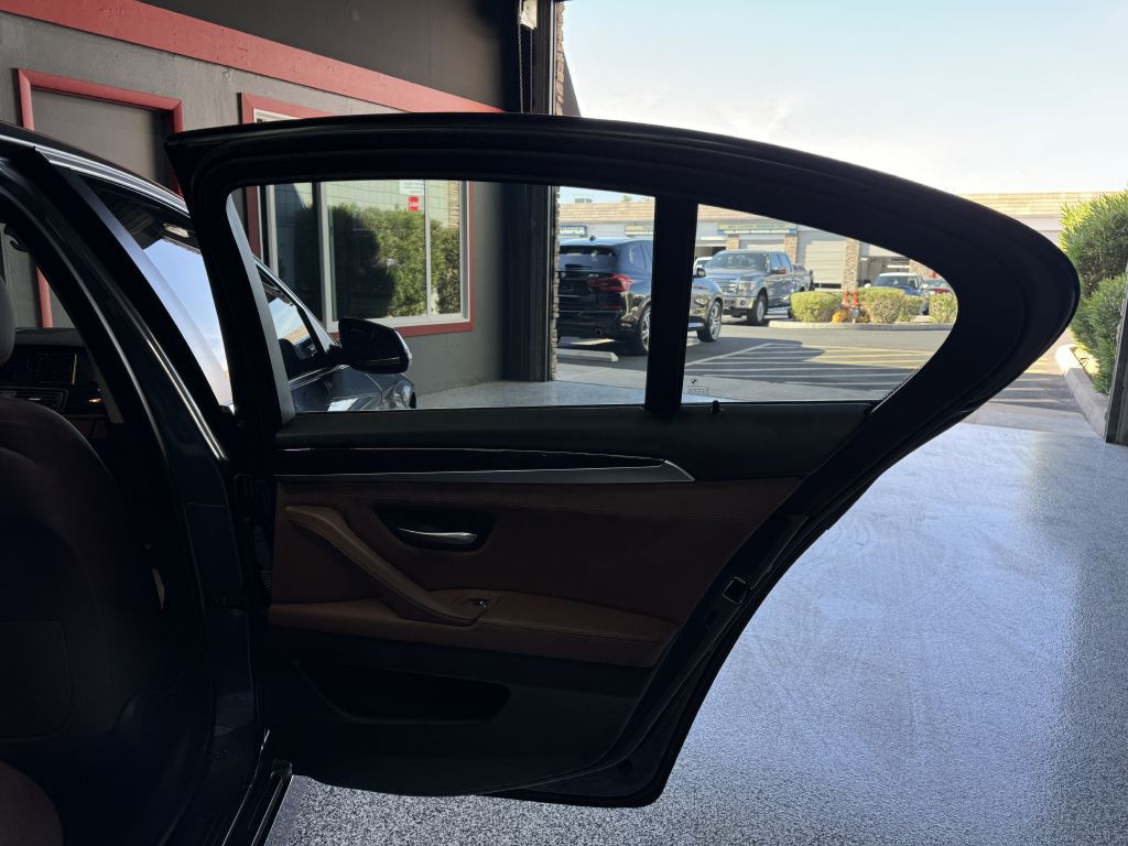 2015 BMW 5 Series Image 14