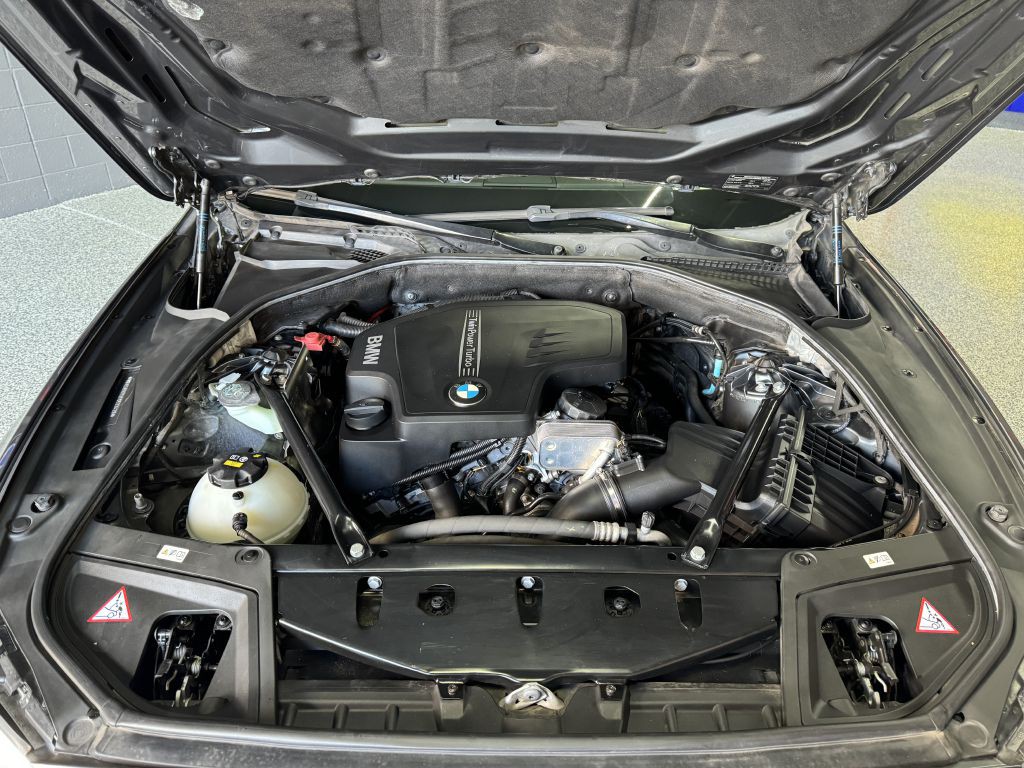 2015 BMW 5 Series Image 19