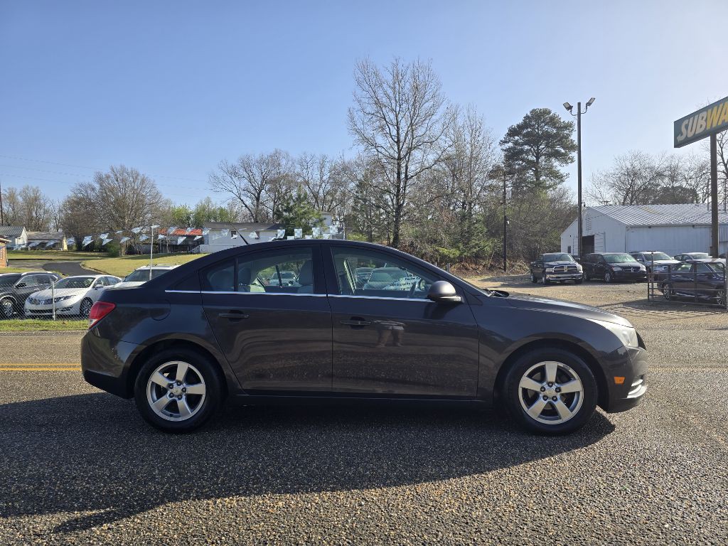 2014 Chevrolet Cruze Image 4