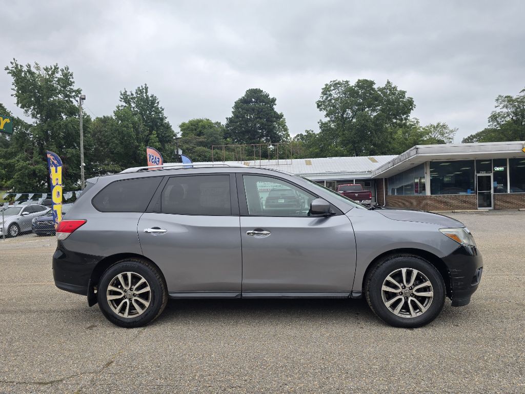 2016 Nissan Pathfinder Image 4