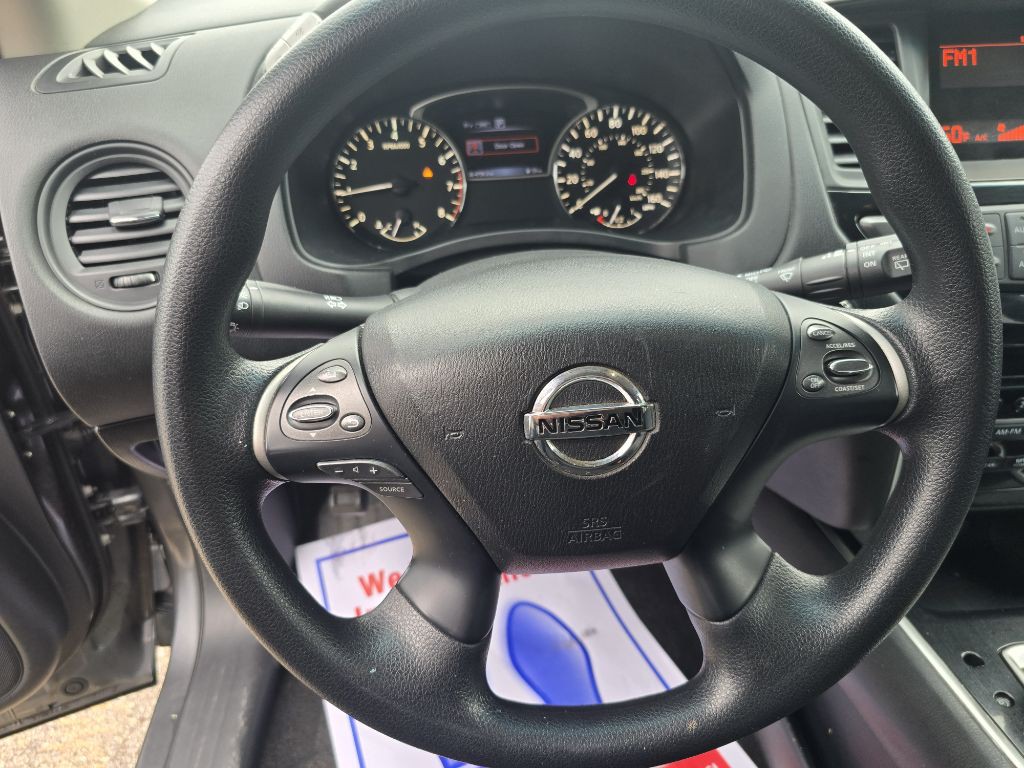 2016 Nissan Pathfinder Image 12