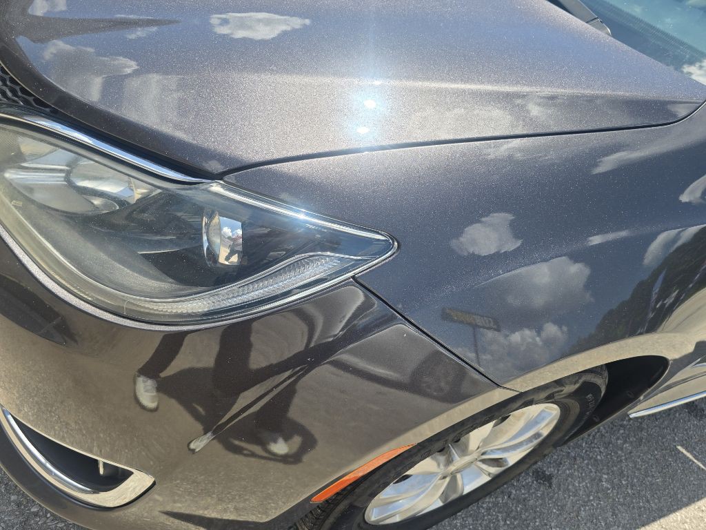 2017 Chrysler Pacifica Image 6