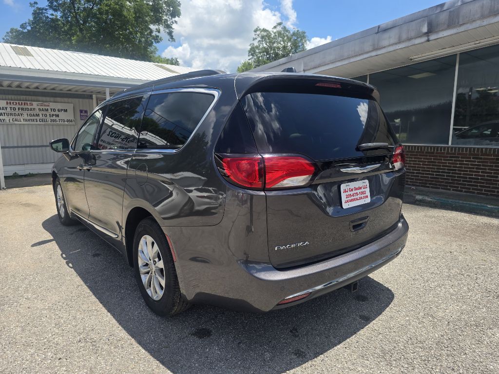 2017 Chrysler Pacifica Image 9