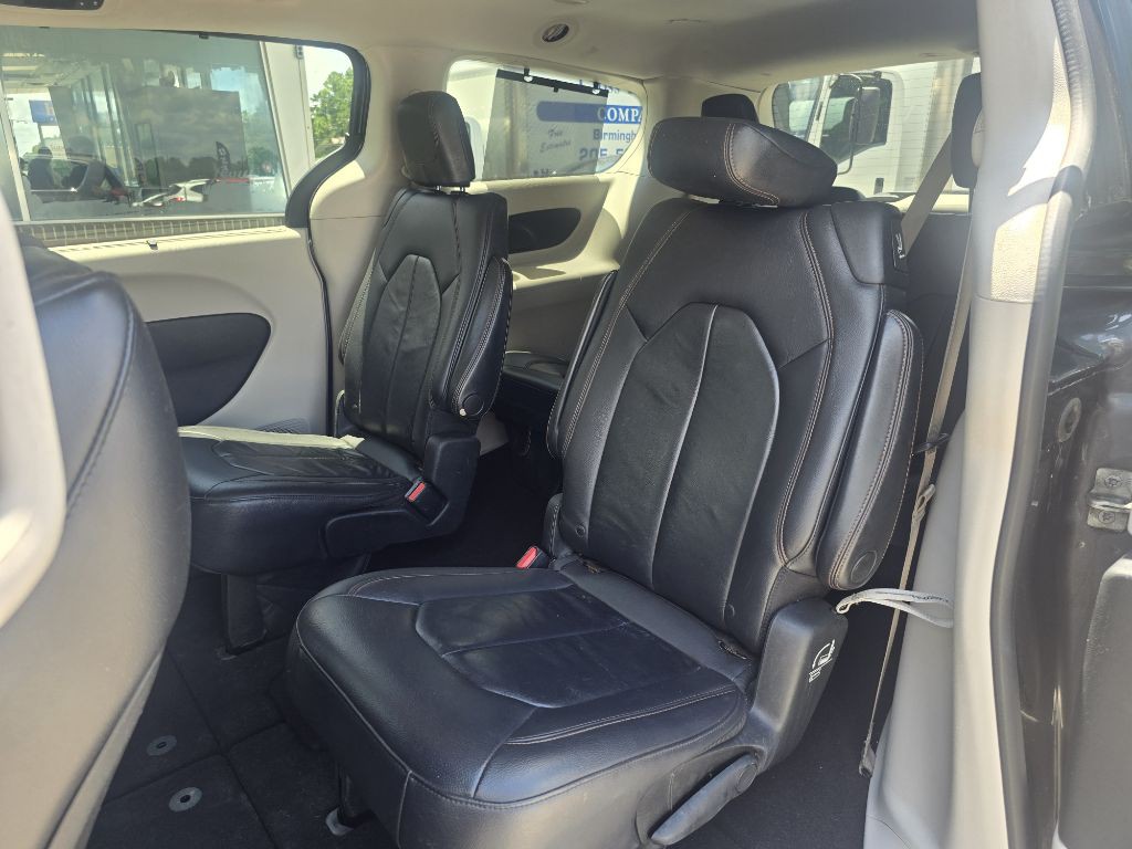 2017 Chrysler Pacifica Image 14