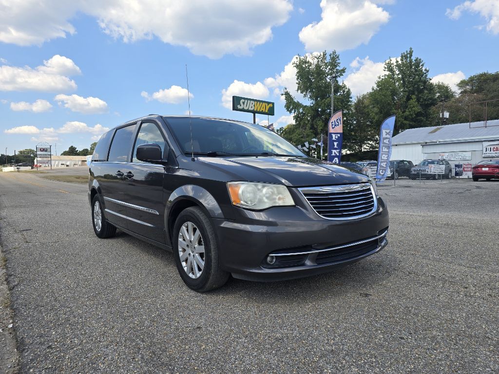 2015 Chrysler Town & Country Image 3
