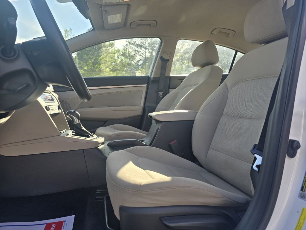 2018 Hyundai Elantra Image 11