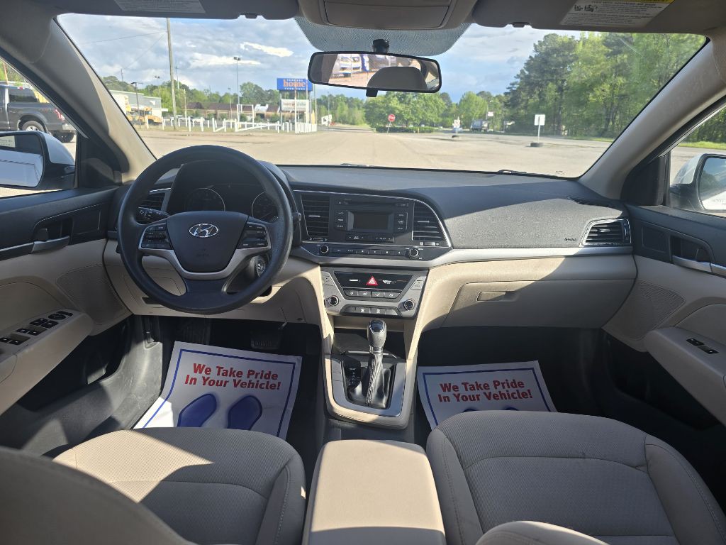 2018 Hyundai Elantra Image 15