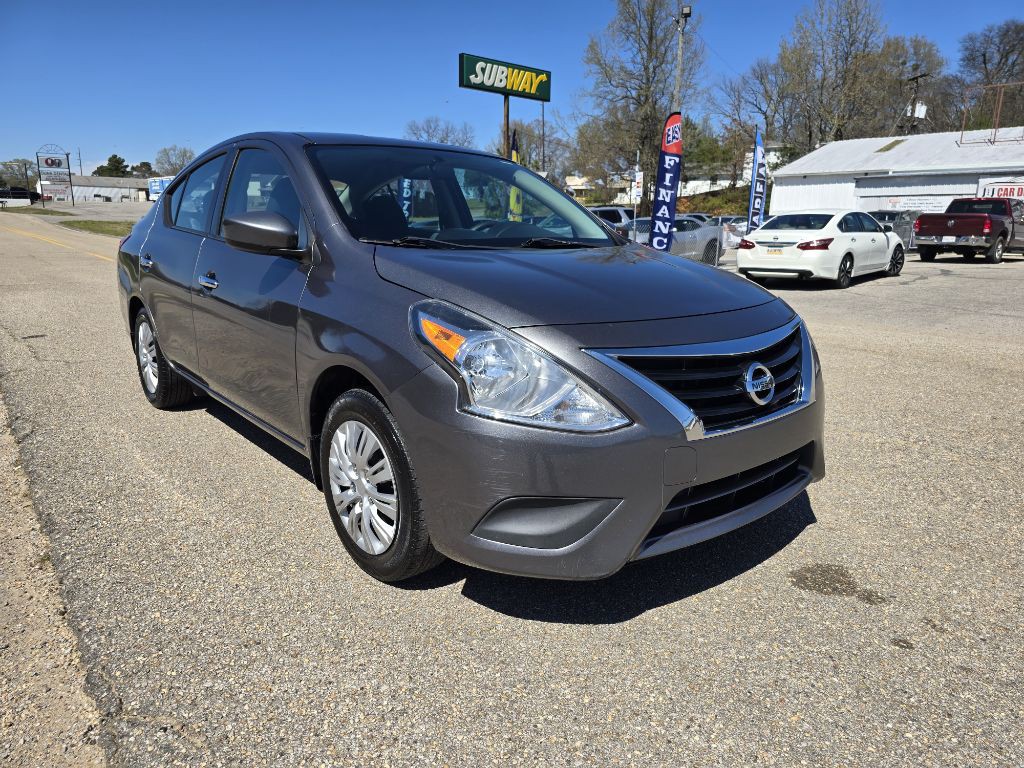 2016 Nissan Versa Image 3