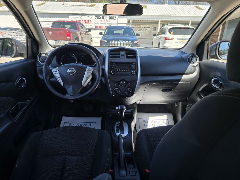 2016 Nissan Versa Image 15